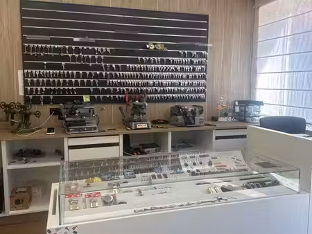 à vendre – cordonnerie / serrurerie
