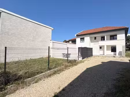 t3 neuf esprit maison - jardin  terrasse  parkings - aux portes de millery