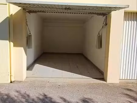 garage av. alexis godillot/ 15.27m2