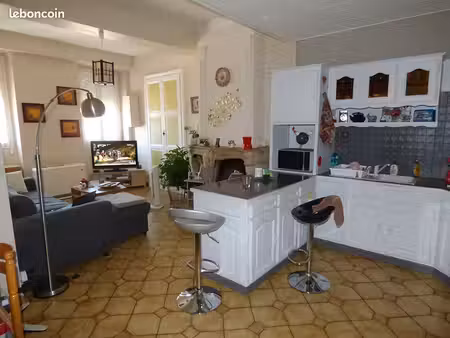 immeuble 13 pièces 227 m²