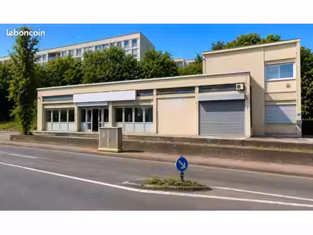 local commercial 270 m²