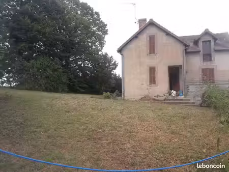 maison atypique en bourbonnais avec vue à moins de 2h de lyon