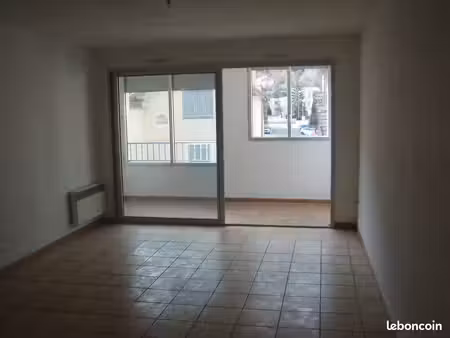 location vide à l'année