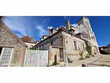 au coeur de vézelay  deux pièce à louer