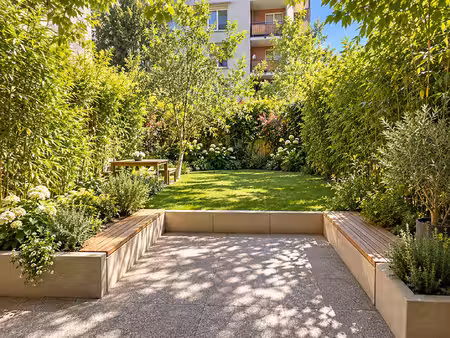f2 de 39 m² + 34 m² de jardin/terrasse rer d & b