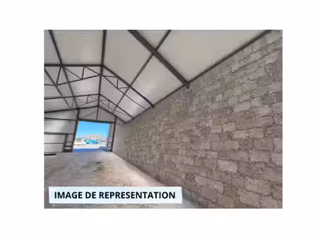 à louer local commercial de 700 m2 lecousse / limite fou
