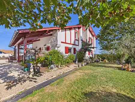 ahetze – le charme d’une maison basque aux portes de bidart et de guéthary