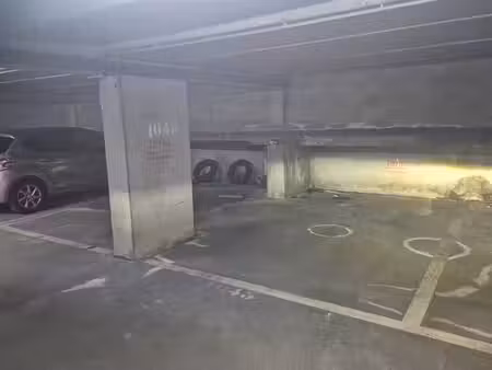 place de parking sécurisée – secteur anatole franc