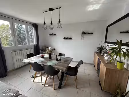 ? à vendre – beau t4 de 70 m² avec 2 balcons  cave et box fermé