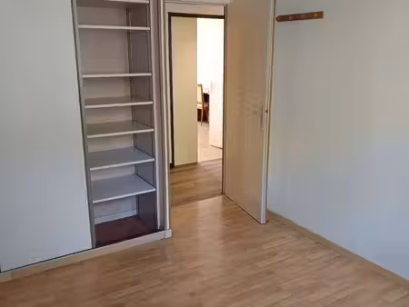 local professionnel à louer — boussy-saint-antoine (91)