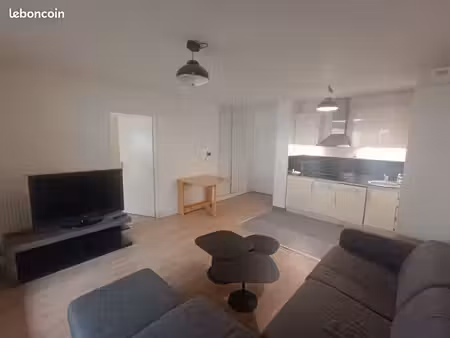 appartement t2 meublé (dpe: b) avec loggia + parking – 42 6 m² – saint-denis - 5 min gare 