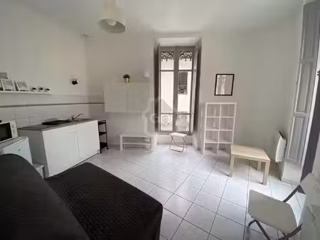 location appartement 1 pièce 19 m² à nîmes (30000)