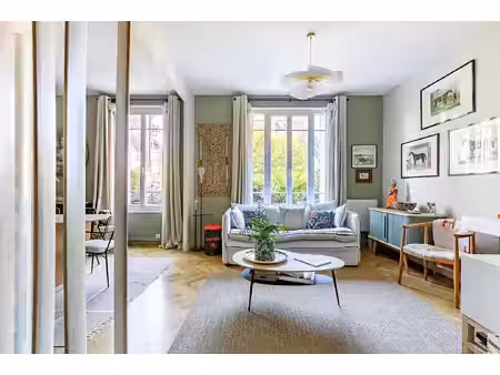 appartement rénové avec terrasse et jardin proche de la gare de chantilly