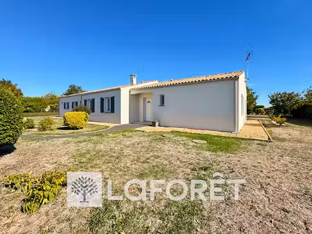 maison de plain-pied de 131 m² avec double garage  dépendance  appentis et jardin - bougne