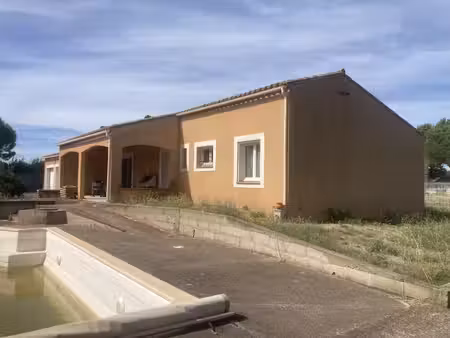 axe carcassonne / lezignan  villa 3 chambres  piscine  doubl