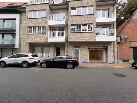 uitstekend gelegen garage te huur in de hermans-lybaertst...