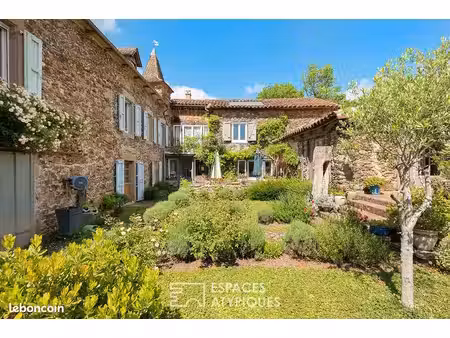 propriété 11 pièces 325 m²