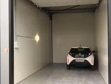 grand garage / box neuf