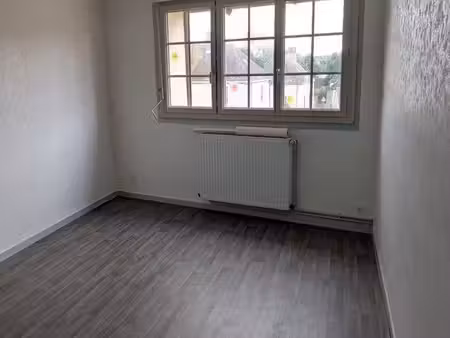 studio 1er étage centre bourg