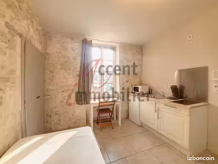 studio 1 pièce 14 m²