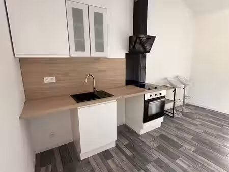 saintes – les vacherons | studio meublé 18 m² avec extérieur & parking