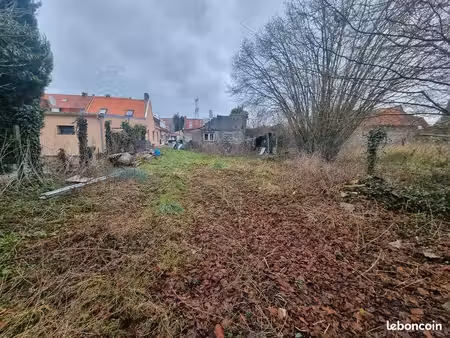 local de stockage avec terrain