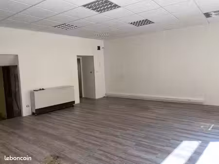 local commercial 67 m²