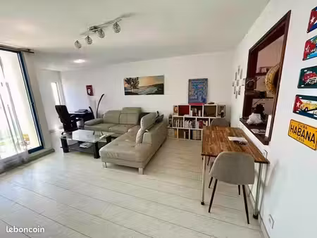 a vendre t3  vue océan