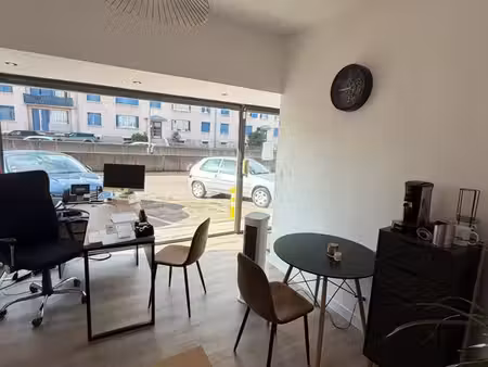 local commercial avec vitrine quartier saint claude - besançon