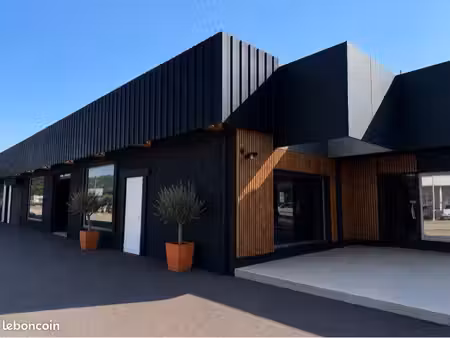 ? local commercial 200 m² – showroom / bureaux – zone industrielle trélissac