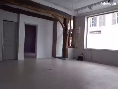loue local commercial 53 m2