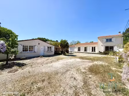 propriété 6 pièces 187 m²