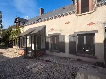 maison de caractère . 11 pièces . 276 m²