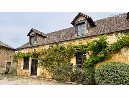 maison en pierre rénovée – 120 m² – 2 hectares – piscine – dépendance 125 m²