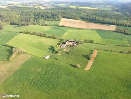 ferme / propriété agricole de 19 hectares maison de 240m² + dépendances environ 1000 m²