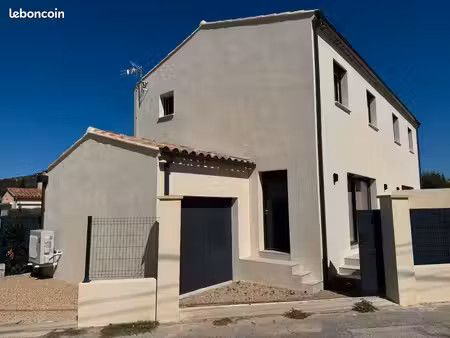 maison contemporaine neuve - près du pont du gard