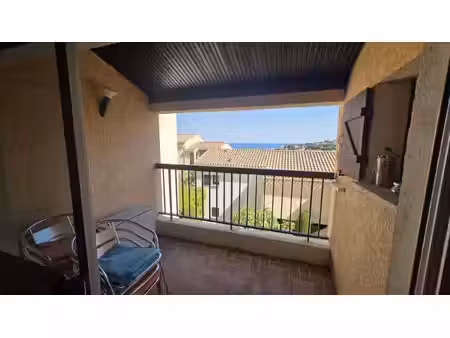 location meublé t3 avec coin nuit - piscine - garage les issambres