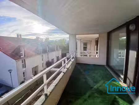 appartement t2 avec terrasse quartier du lac grande ile