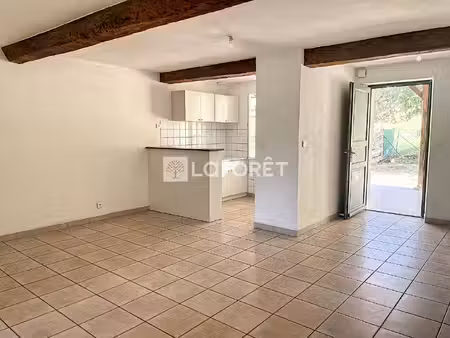 charmante maison 3 pièces à louer à larrazet - confort et calme assurés