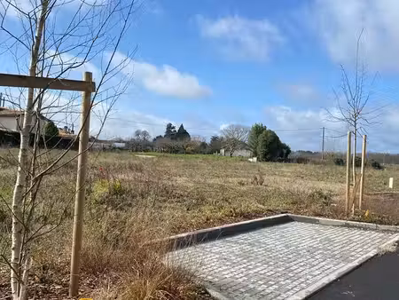 terrain constructible 582m²