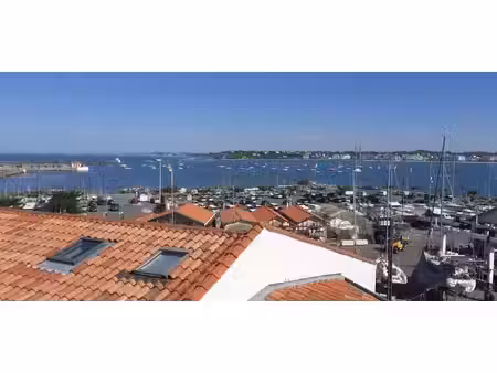 pied de la plage vue mer terrasse et garage