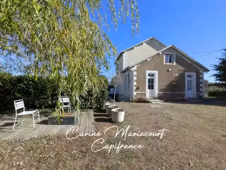 la crèche – 147 m²  grand jardin et nombreuses dépendances à deux pas du centre