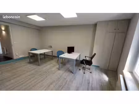 location 1 à 3 bureaux meublés + vitrine - centre-ville d'amboise