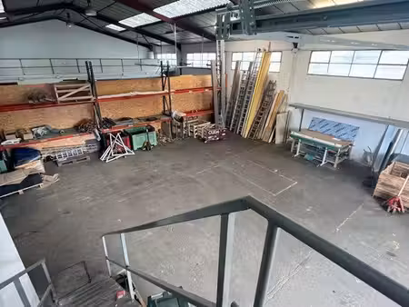 local industriel / dépôt artisanal 200m2