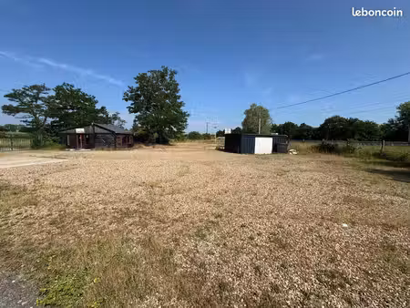 location local d'activité a esvres 2500m2