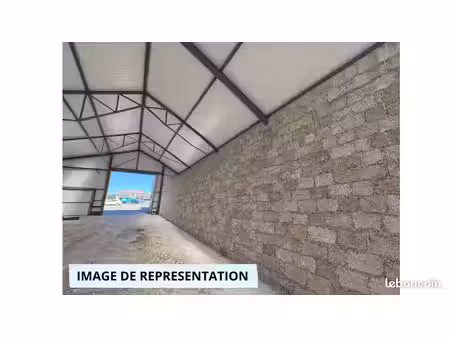 local commercial 700 m² lécousse