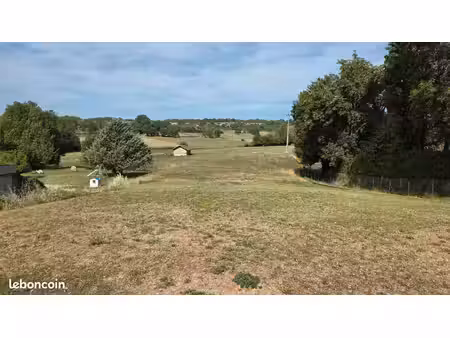 ?terrain constructible 680m² à la murette