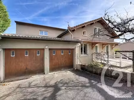 maison 6 pièces 142 m²
