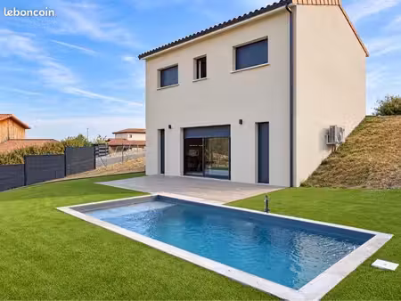 maison 4 pièces  3 chambres  piscine et jardin de 500 m²