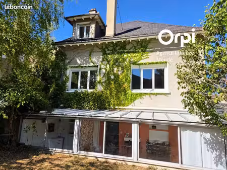 maison 7 pièces 203 m²